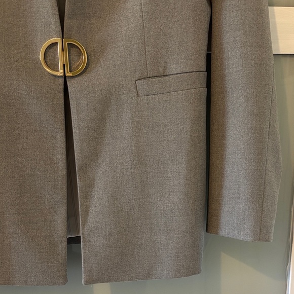 DKNY Gray Open-Front Blazer with Gold Ring Accent - Picture 7 of 9